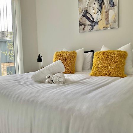 The Parkes A Stylish 3Br House, 5 Mins From Central Birmingham Close To The Edgbaston Stadium, The Hippodrome, Uob, Aston And Bcu, China Town, Kings Heath Bhx Airport And Much More Luaran gambar