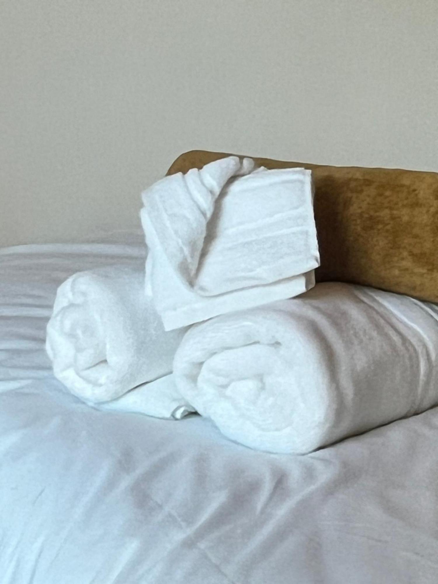 The Parkes A Stylish 3Br House, 5 Mins From Central Birmingham Close To The Edgbaston Stadium, The Hippodrome, Uob, Aston And Bcu, China Town, Kings Heath Bhx Airport And Much More Luaran gambar