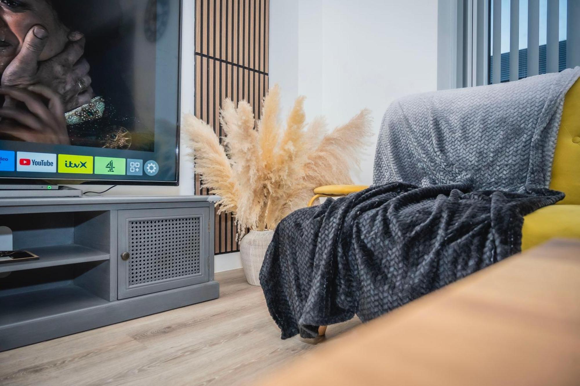 The Parkes A Stylish 3Br House, 5 Mins From Central Birmingham Close To The Edgbaston Stadium, The Hippodrome, Uob, Aston And Bcu, China Town, Kings Heath Bhx Airport And Much More Luaran gambar