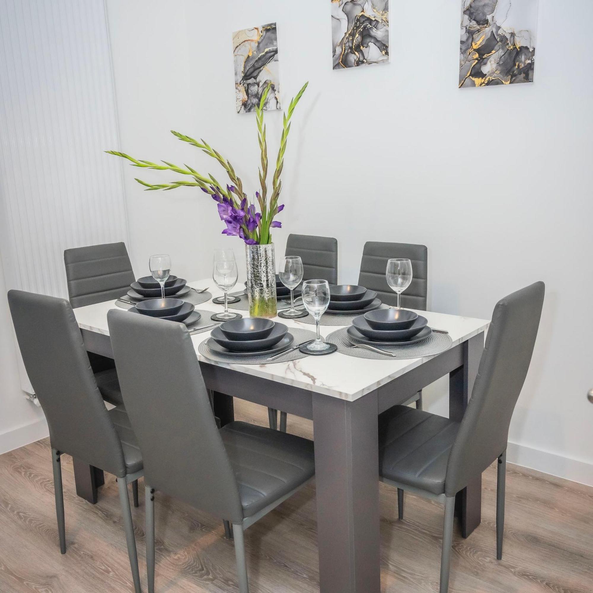 The Parkes A Stylish 3Br House, 5 Mins From Central Birmingham Close To The Edgbaston Stadium, The Hippodrome, Uob, Aston And Bcu, China Town, Kings Heath Bhx Airport And Much More Luaran gambar